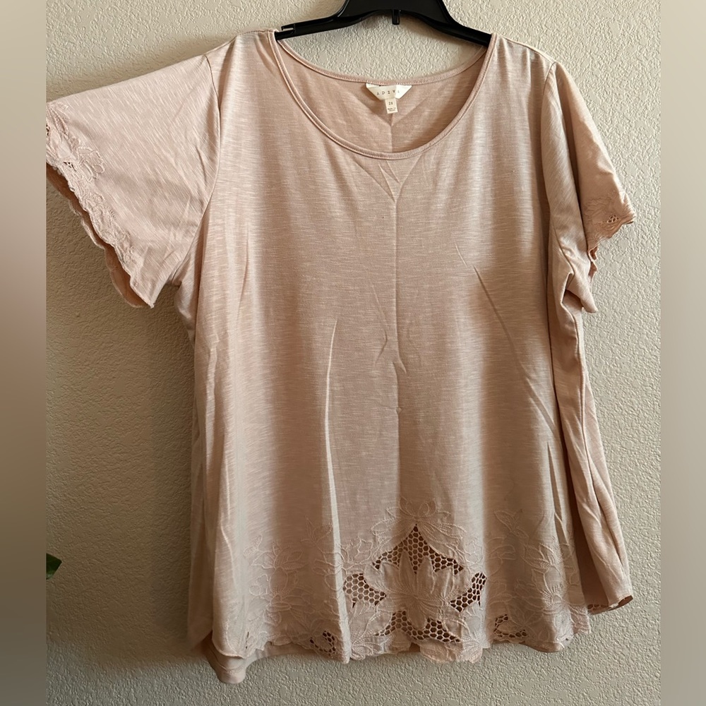 Women's blouse size 2X.